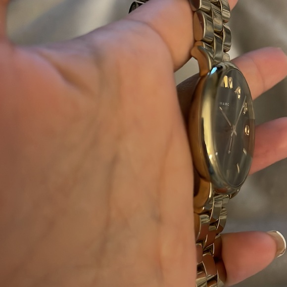**SOLD ELSEWHERE** Marc Jacobs - Gold Watch w/ Black Face - Picture 10 of 13